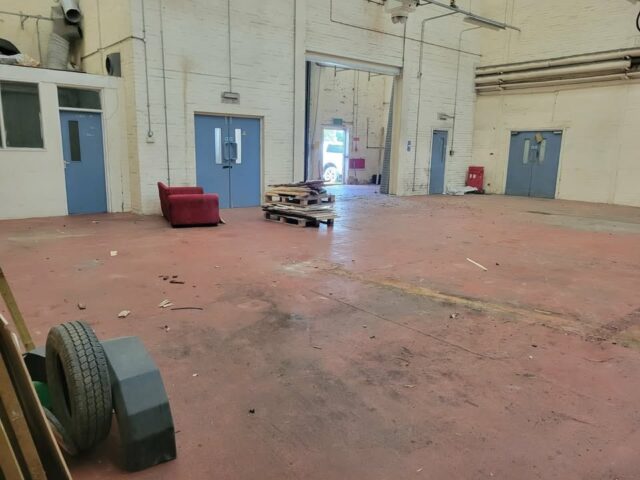 I'm looking forward to getting the keys for my new unit soon. It's 5 times the size of where I am now so, hopefully, I'll have enough space 😄

I'll have a couple of lifts to make life easier. And an ice cream van but that's a different story 😄